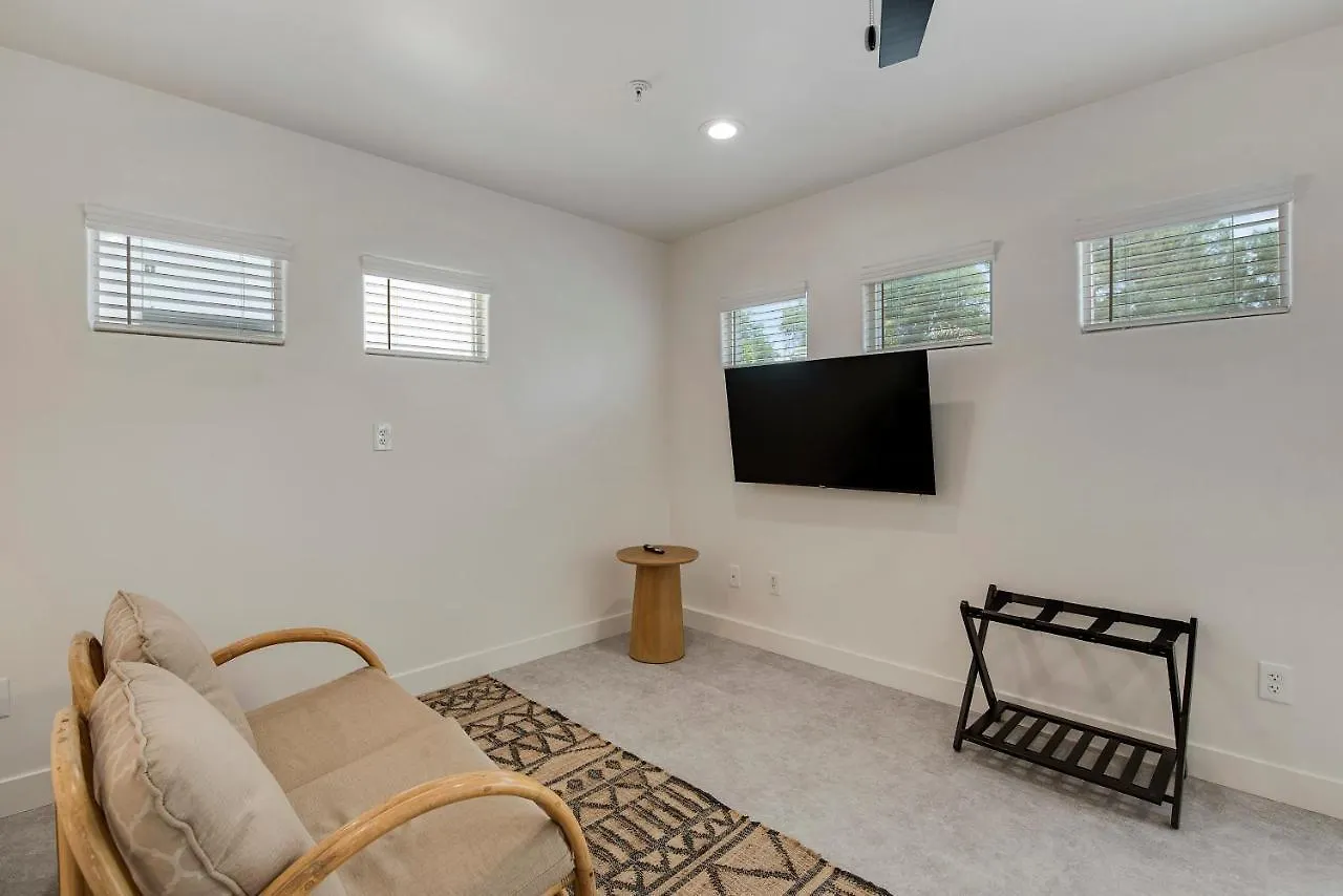 Stavros Sweet Suites Scottsdale